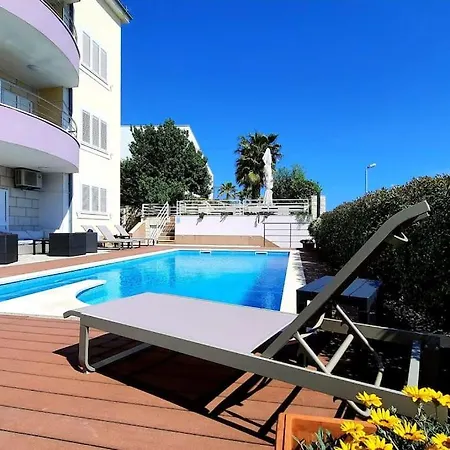 Sun With Sea View And Shared Pool