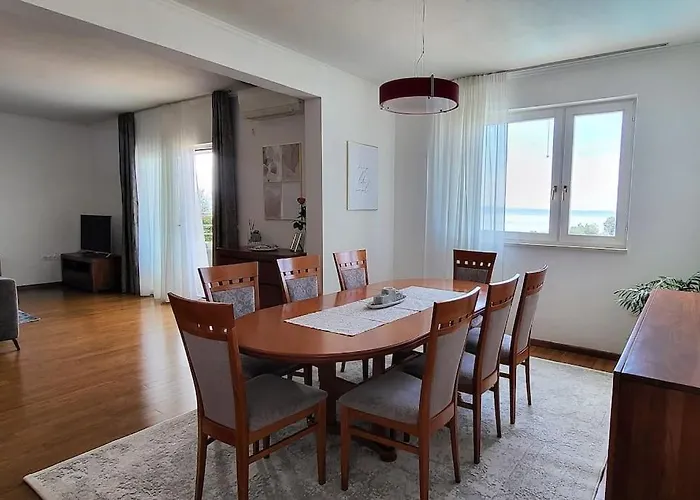 Sun With Sea View And Shared Pool