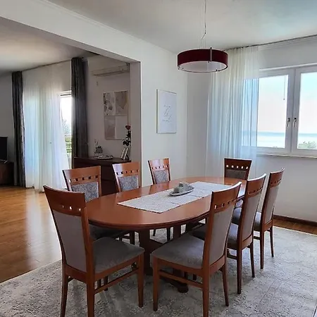 Sun With Sea View And Shared Pool