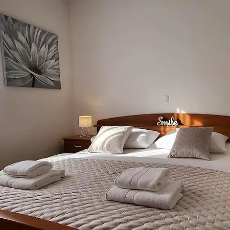 Sun With Sea View And Shared Pool Apartment *
