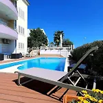 Sun With Sea View And Shared Pool